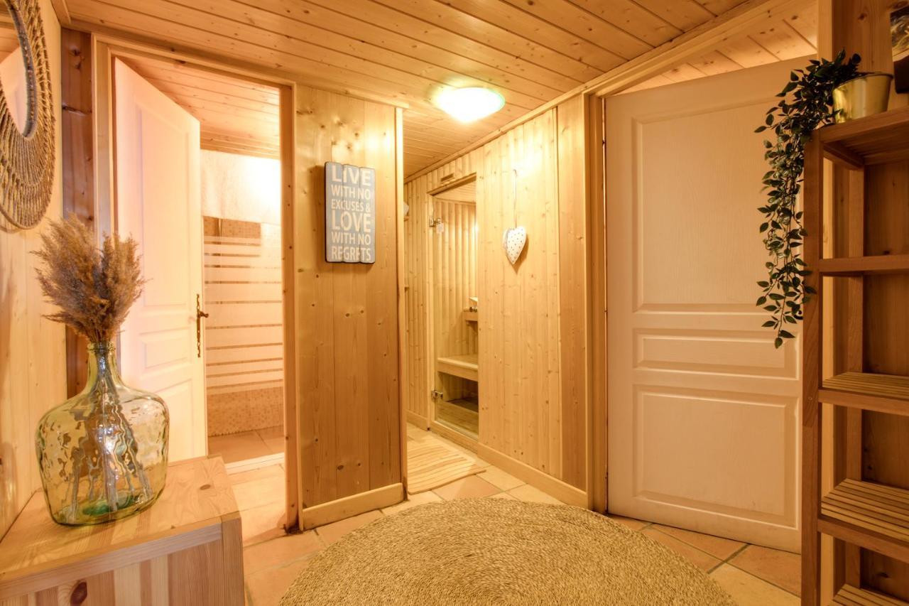 Chamonix Large Chalet, Sleeps 12, 200M2, 5 Bedroom, 4 Bathroom, Garden, Jacuzzi, Sauna Zewnętrze zdjęcie